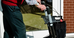 Pourquoi souscrire une mutuelle santé en maison de retraite ?