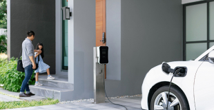 Installation d'une borne de recharge et assurance habitation : que faut-il savoir ?