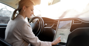 Les voitures connectées : quels bénéfices pour votre assurance auto ?